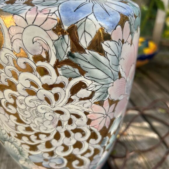Hand painted floral on gold Asian cloisonne style chinoiserie lamp - Picture 14 of 16